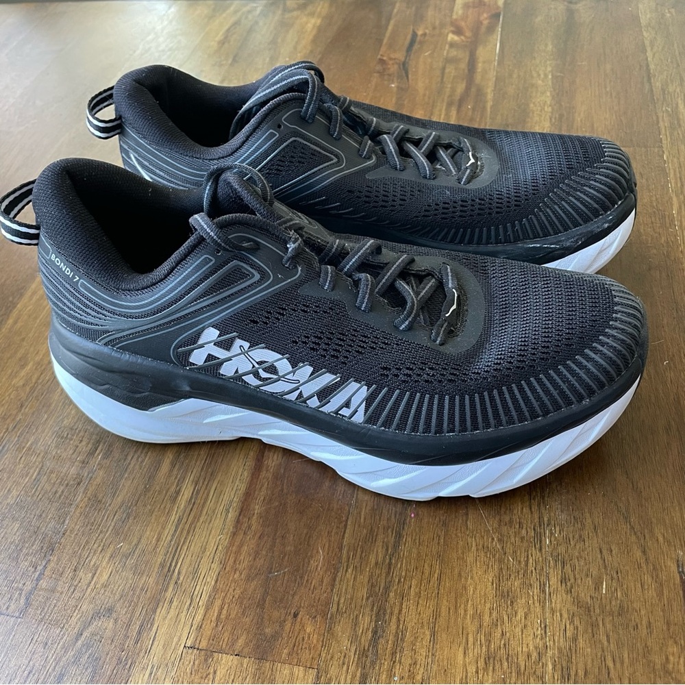 Hoka Women’s Black Bondi 7